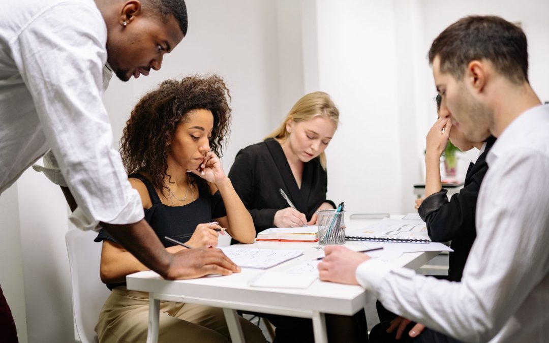 How to Calculate Sales Commission: A Step-by-Step Guide for RevOps