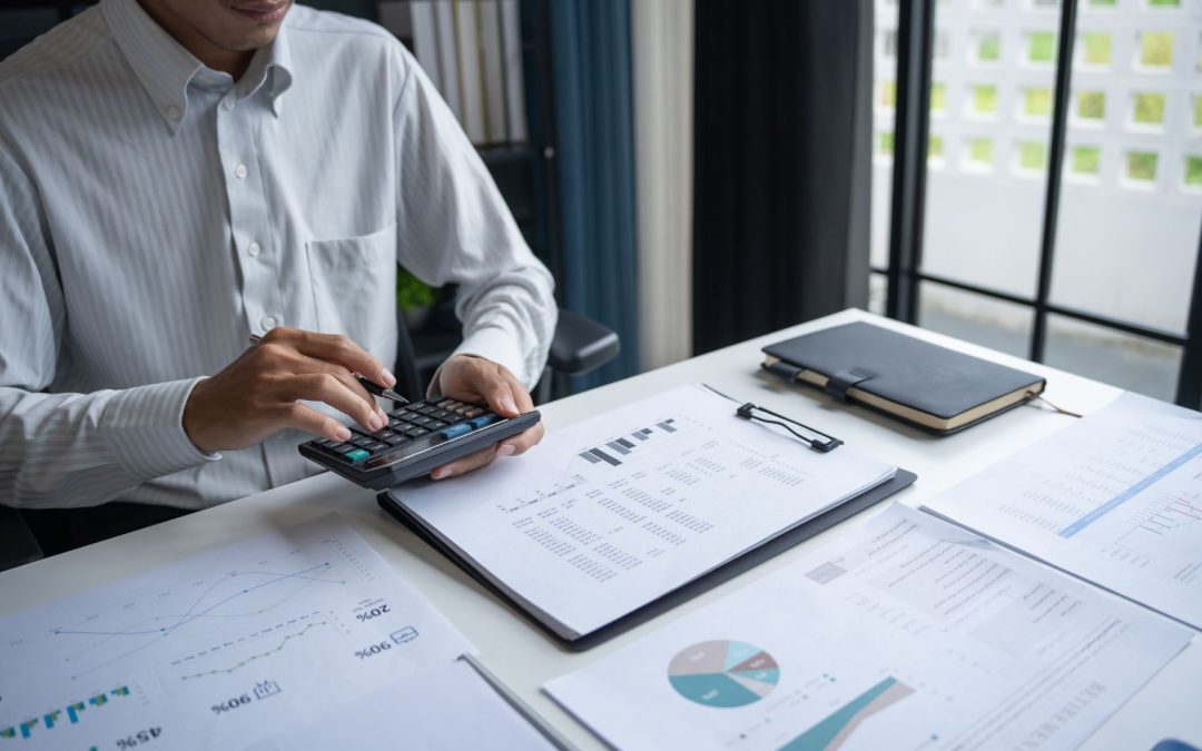 A RevOps Guide to Sales Compensation Compliance: How to Reduce Risk and Build Trust